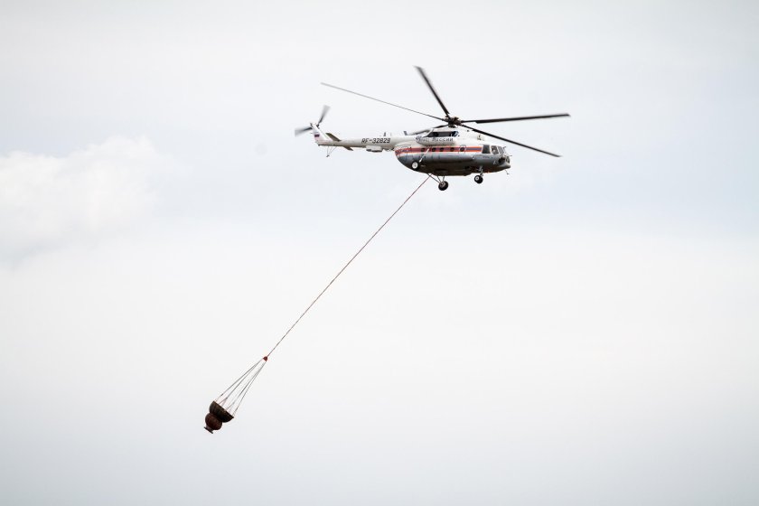 Пожарный вертолет ми-8