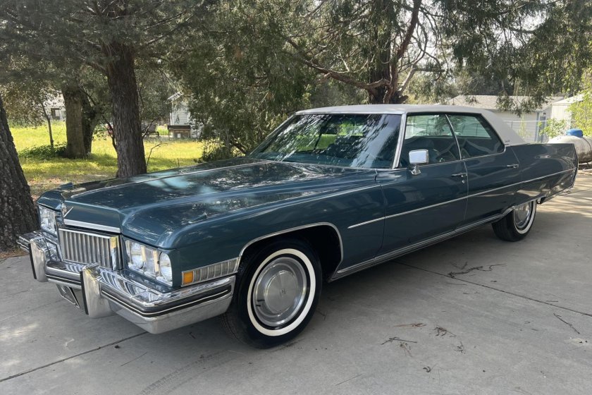 Cadillac fleetwood brougham 1974