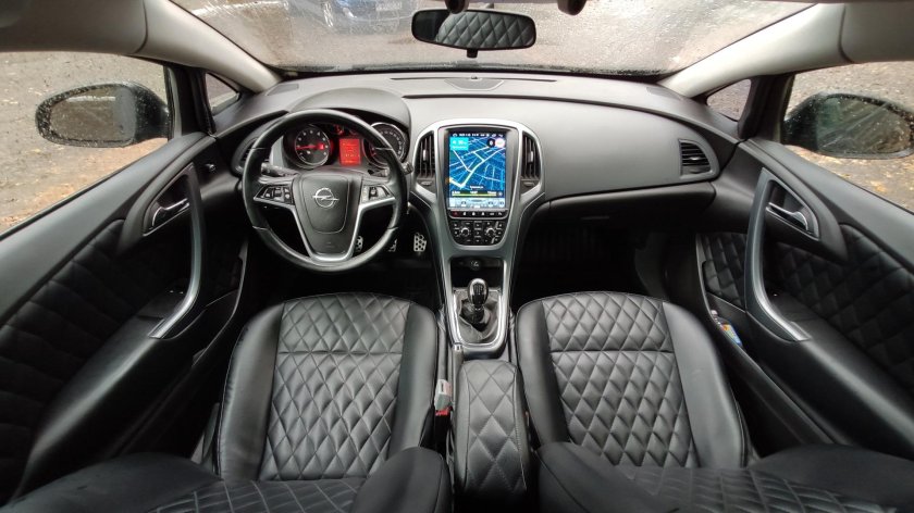 Опель Астра GTC салон