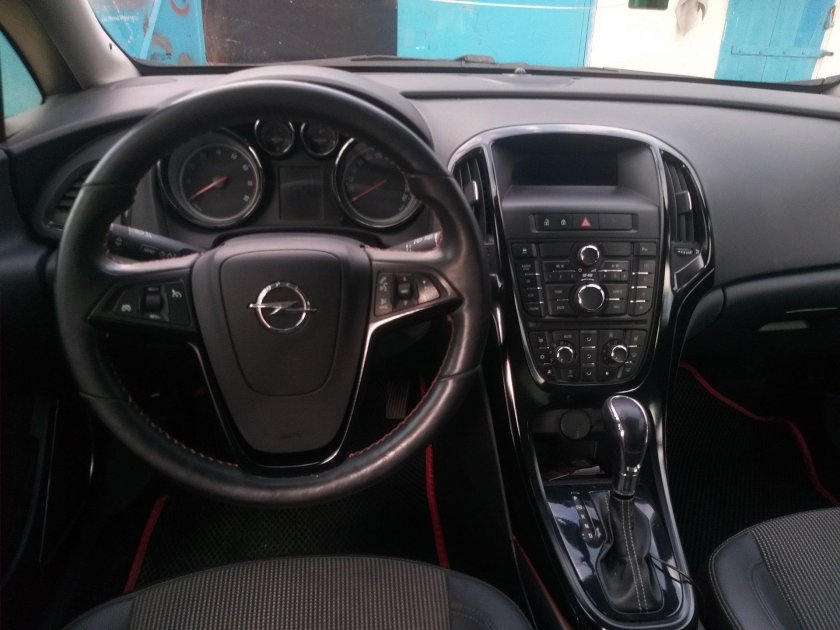 Opel Astra j 2008
