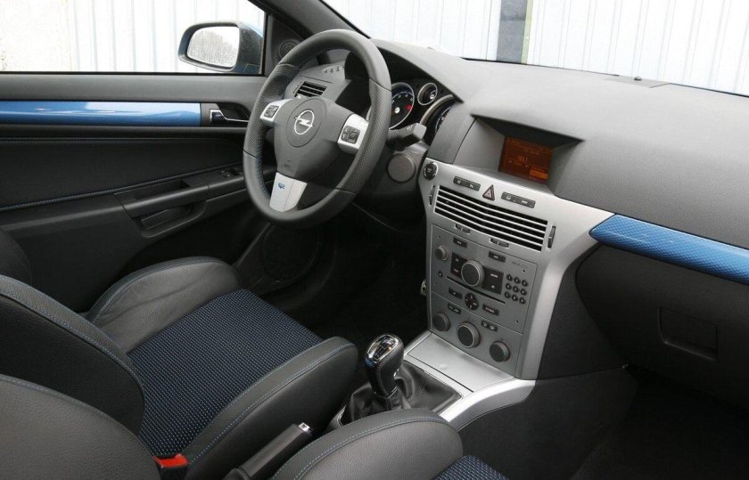 Opel Astra h 2005 салон