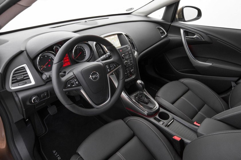 Opel Astra 2014 салон