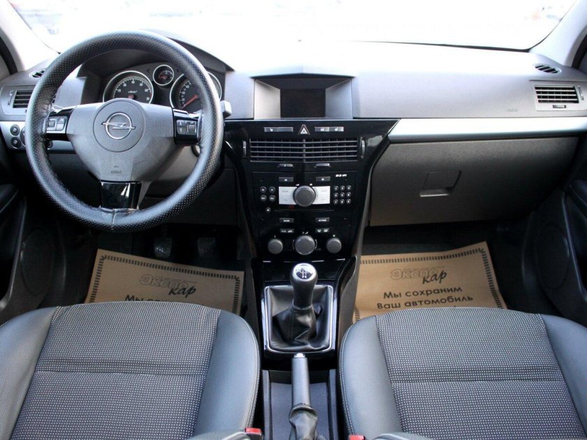 Opel Astra 2008 салон