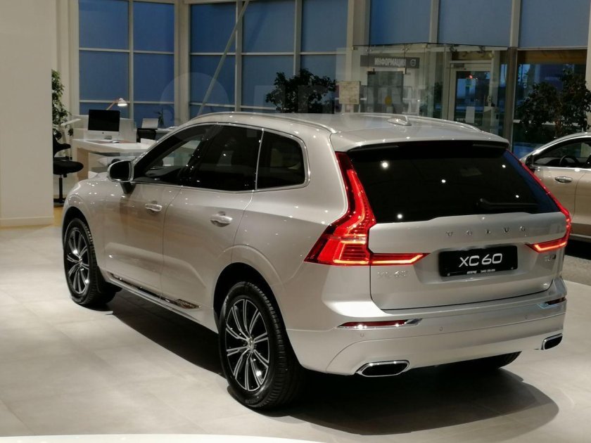 Вольво хс 60 2020