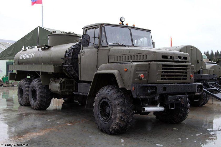 КРАЗ 260 военный бензовоз