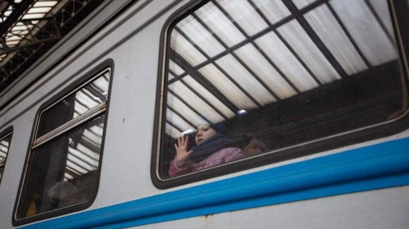 Обстреляли поезд