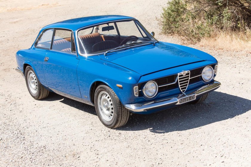 Alfa Romeo Giulia 1300 gt