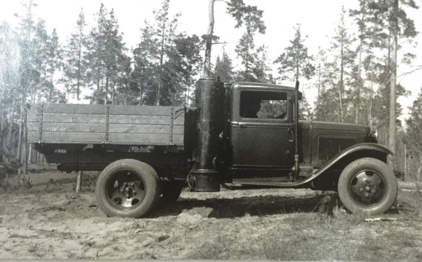 Газогенераторный грузовик ГАЗ-42