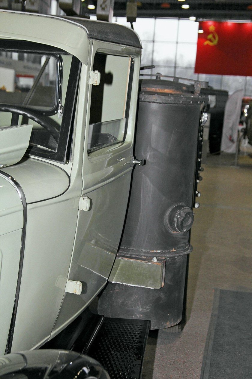 Полуторка машина