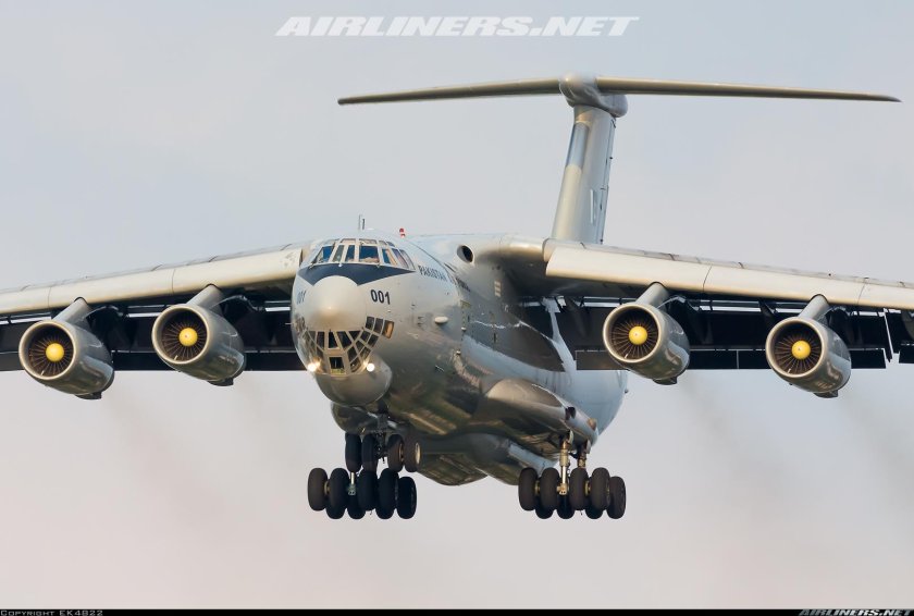 Грузовой самолет ил 76