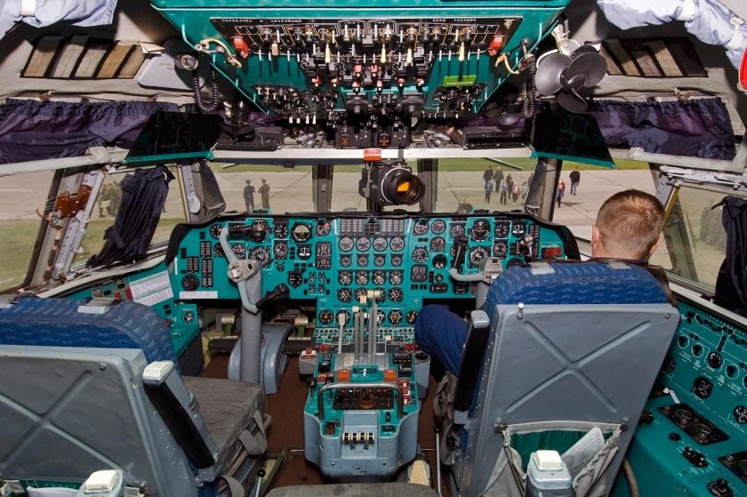 Ил 78 внутри