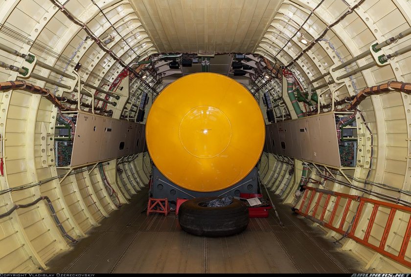 Ил 78 внутри