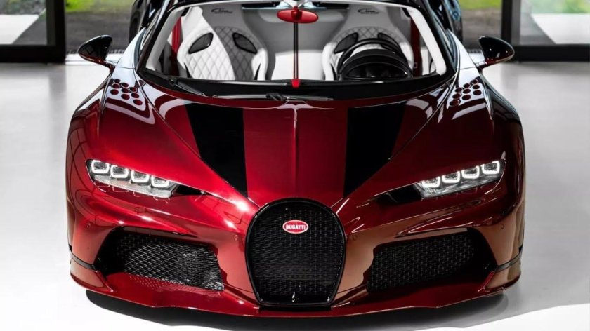 Бугатти чирон красная