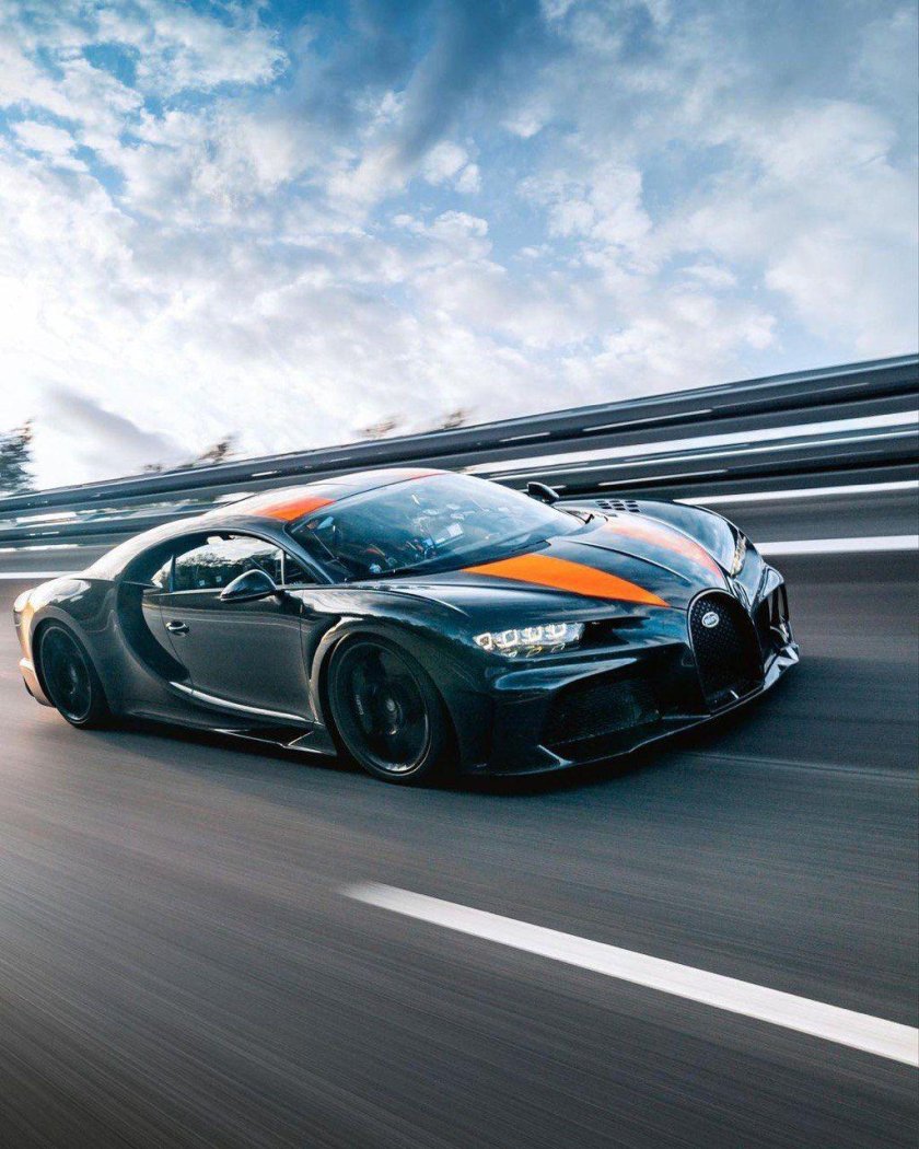 Chiron super Sport 300+