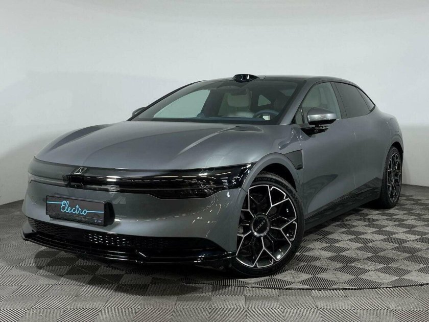 Автомобиль седан