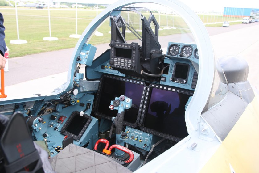 Кабина кокпит Су-35