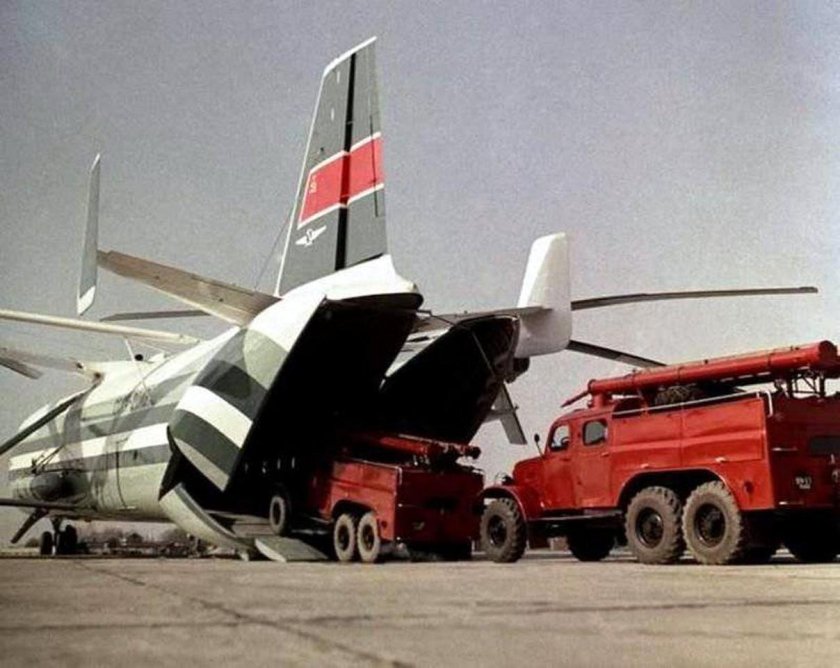 Грузовой вертолёт ми-12