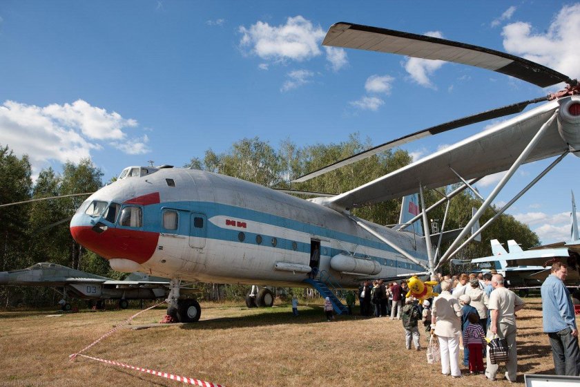 Самый большой вертолет в мире ми 12