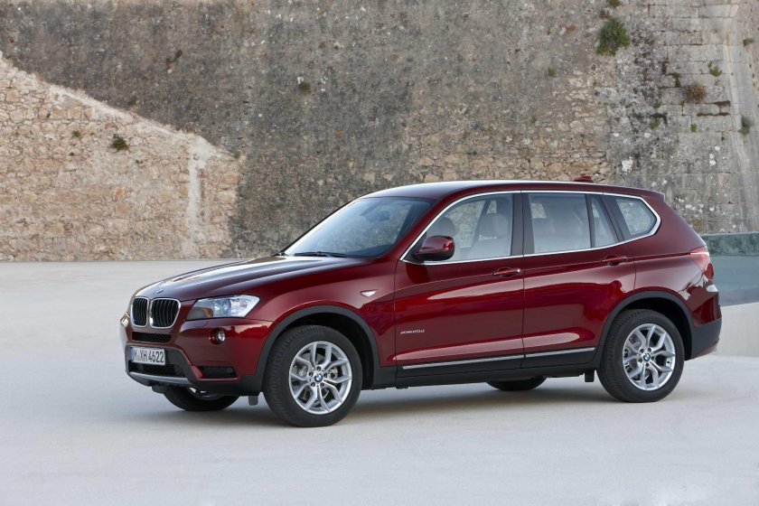 BMW x3 красная