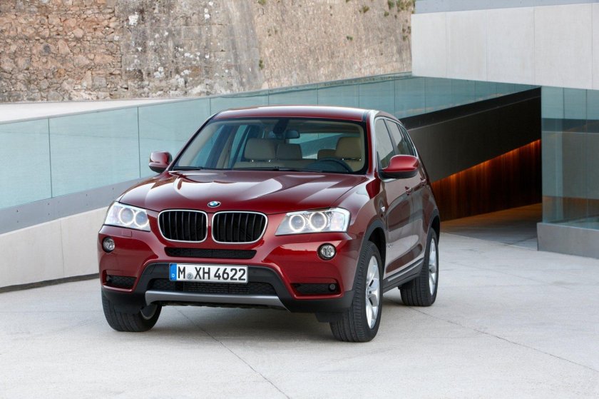 BMW x3 красная