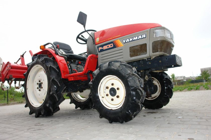 Минитрактор Yanmar AC-18