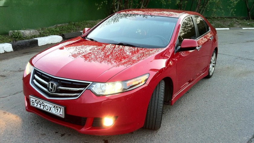 Honda Accord 8 красный