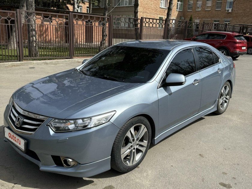 Honda accord 8 type s 2011