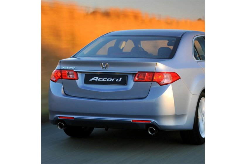 Хонда Аккорд 2011 сзади