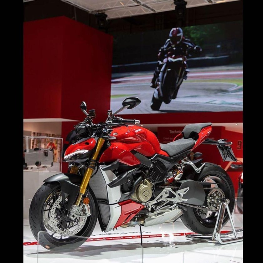 Ducati streetfighter v 4 s