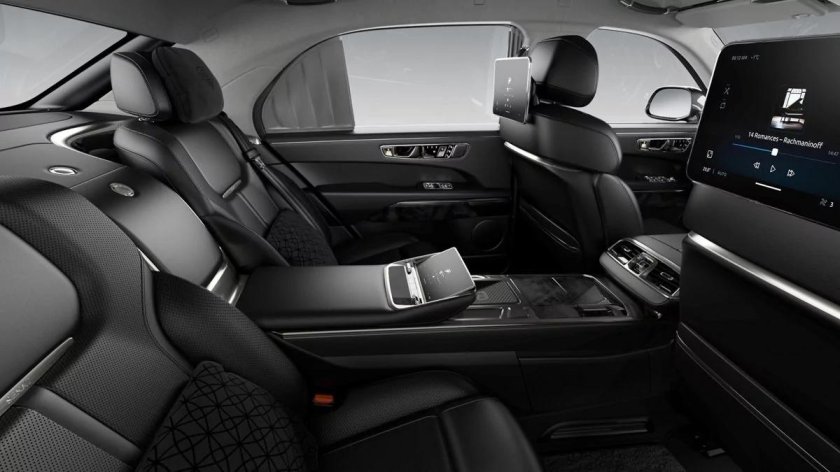 Genesis g 90 limousine