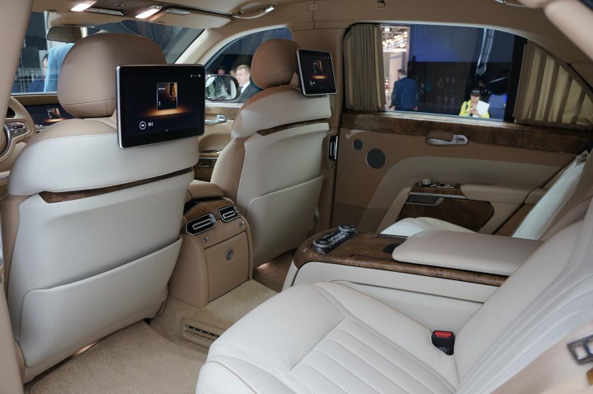 Джип Аурус комендант