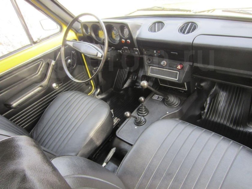 Нива 2121 салон