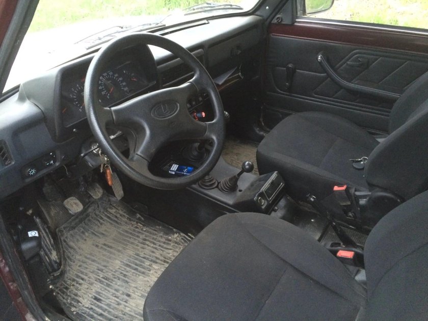 Лада Нива салон 2011