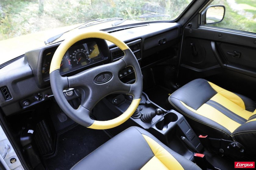 Нива 2121 салон