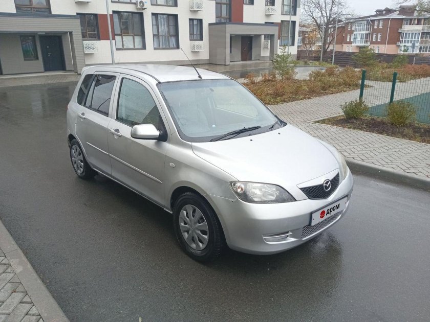 Мазда демио 2002