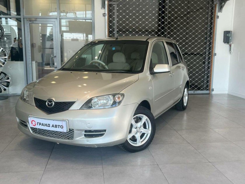 Mazda demio 2004