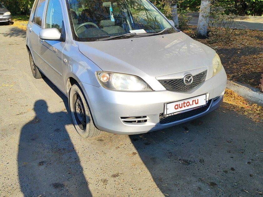 Mazda Demio 2 поколение на колесах