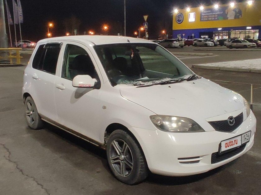 Машина Мазда Демио поколения