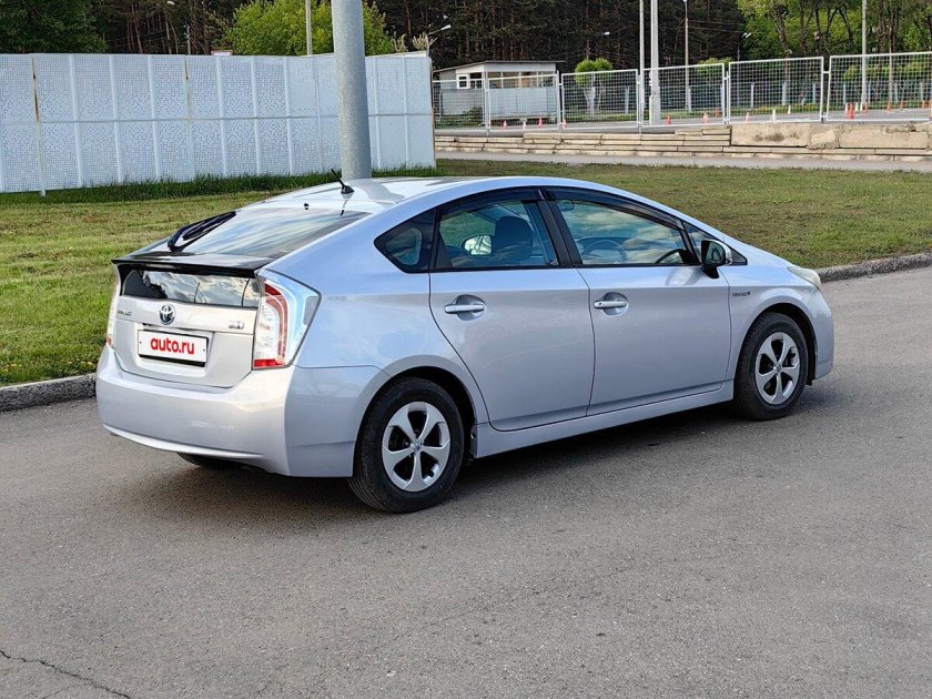 Toyota prius hybrid 2014