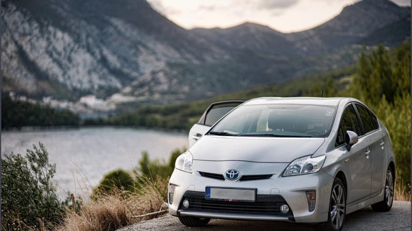 Тойота Приус 30