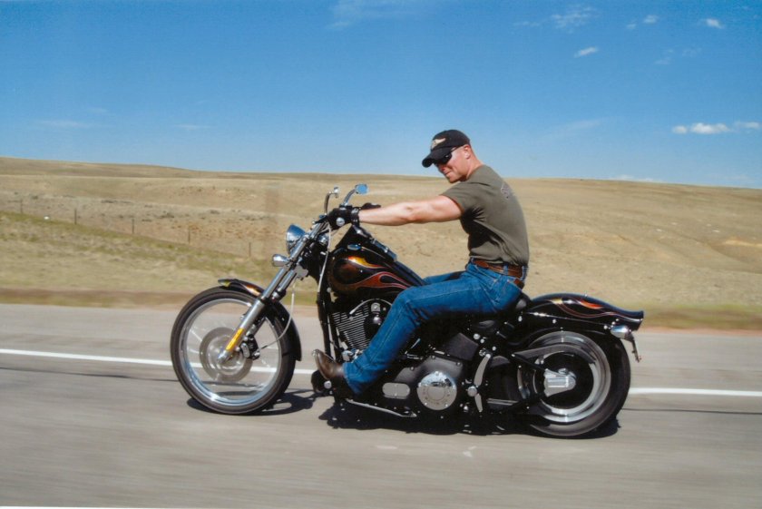 Харлей Дэвидсон чоппер байкер