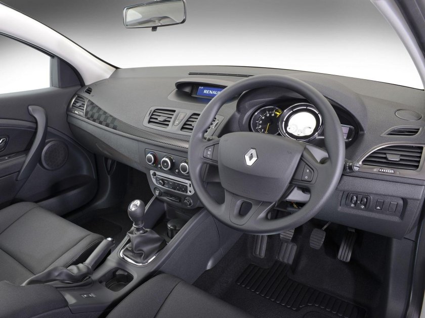 Меган 3 хэтчбек салон