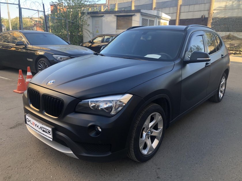 BMW x1 черный