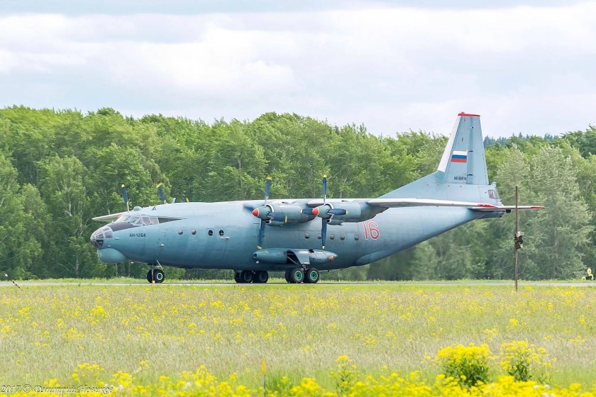 Ан12 самолет