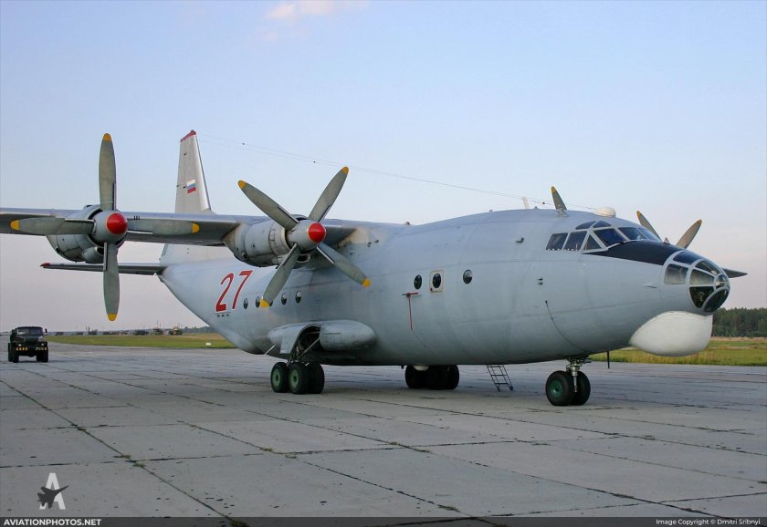 Самолёт АН-12бк