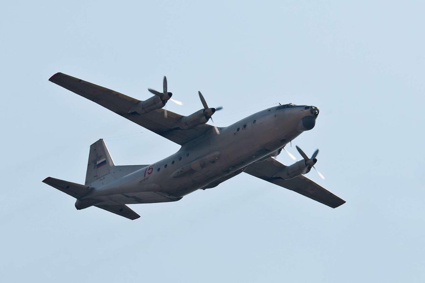 Ан12 самолет