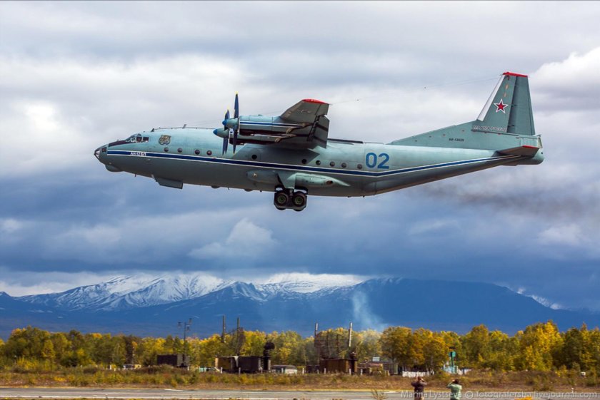 Ан12 самолет