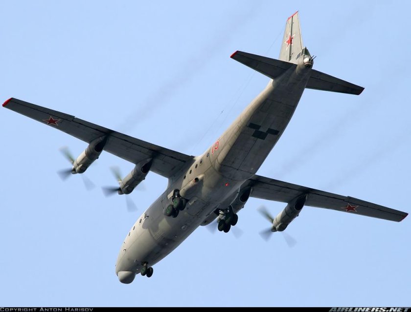 Антонов АН-12