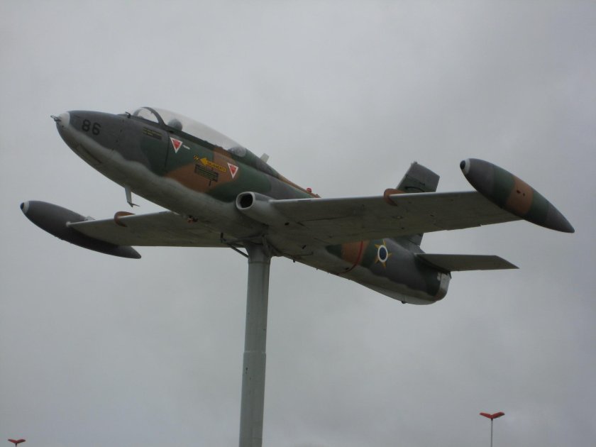 Aermacchi MB-326