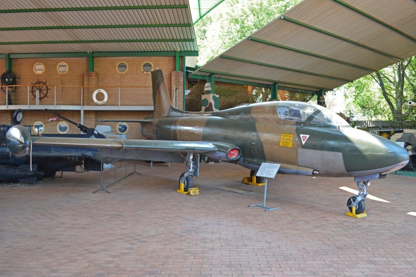 Aermacchi MB-326